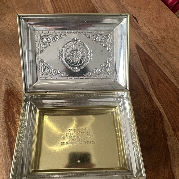 Vintage metal box - Picture 2 of 2